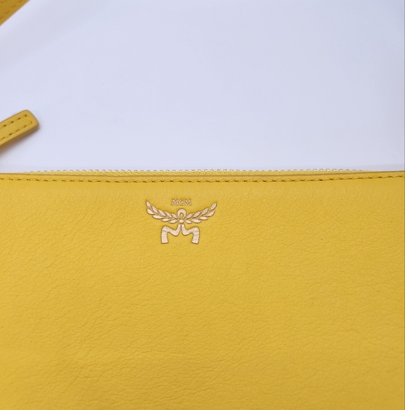 MCM San Marcos Liz Shopper Yellow Leather Pochette - Picture 2 of 12